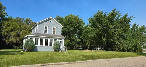 3024 3rd St, Lake Park, MN 56554