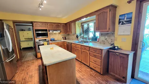1095 Bluff Pointe Dr, Chaska, MN 55318 photo 7
