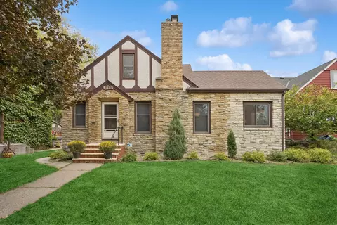 5433 Queen Ave S, Minneapolis, MN 55410