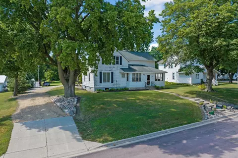 17 N Osborne St, Sherburn, MN 56171