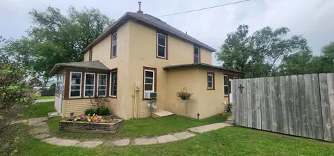 201 5th St NW, Frazee, MN 56544