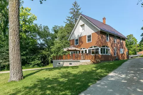 17755 Roberds Lake Blvd, Faribault, MN 55021