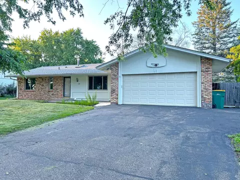 7191 146th St W, Apple Valley, MN 55124