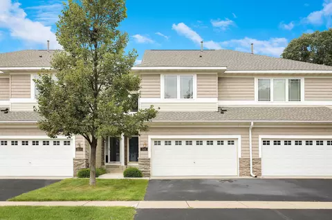 526 Sutherland Dr, Woodbury, MN 55129