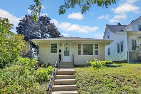 686 Cottage Ave E, Saint Paul, MN 55106