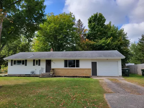 1360 Jefferson St SE, Hutchinson, MN 55350