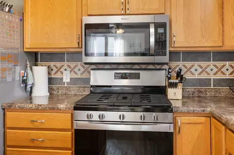 717 Colonial Cir, Faribault, MN 55021 photo 10