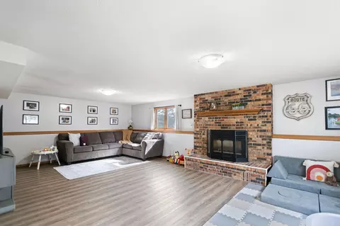 717 Colonial Cir, Faribault, MN 55021 photo 17