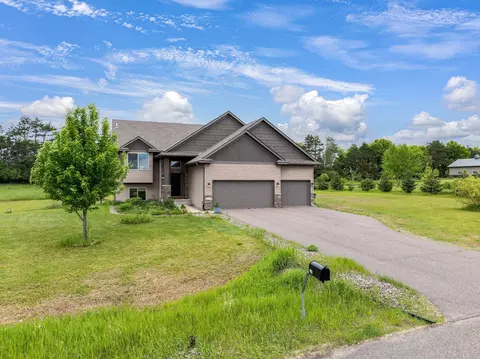 711 210th Ave NW, Oak Grove, MN 55011
