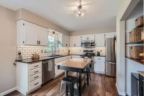 661 Coventry Pkwy, Eagan, MN 55123 photo 8