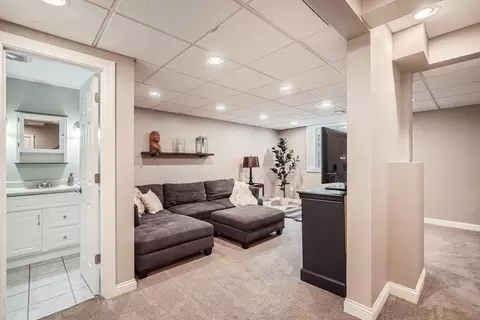 661 Coventry Pkwy, Eagan, MN 55123 photo 20