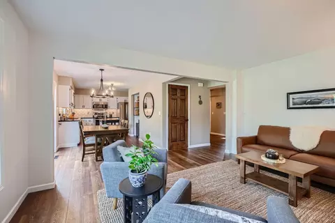 661 Coventry Pkwy, Eagan, MN 55123 photo 4