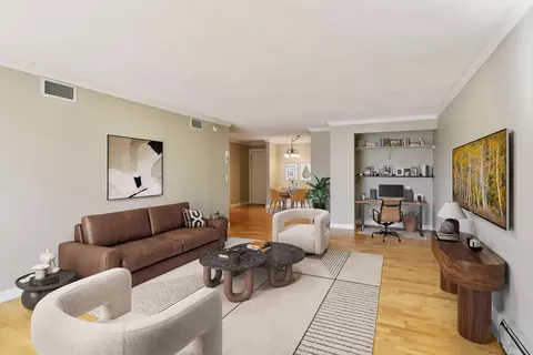 2800 W 44th St #108, Minneapolis, MN 55410