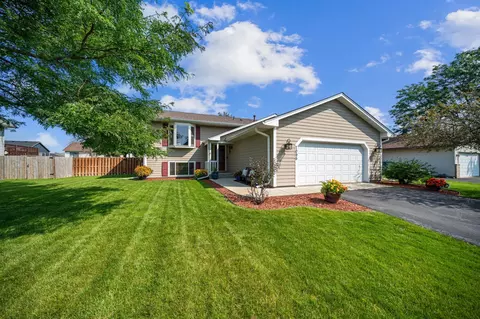 7095 Upper 157th St W, Apple Valley, MN 55124