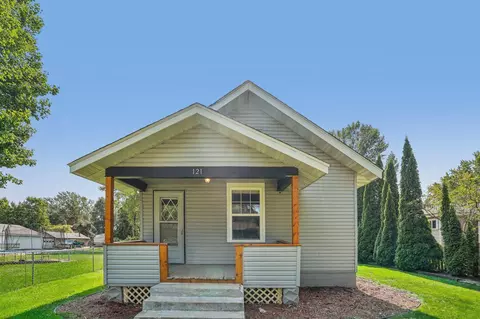 121 Lockey Ave, Center City, MN 55012