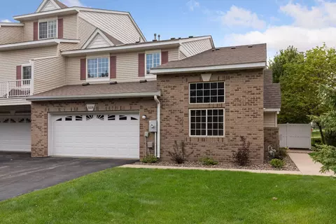 18228 Kerrville Trl, Lakeville, MN 55044