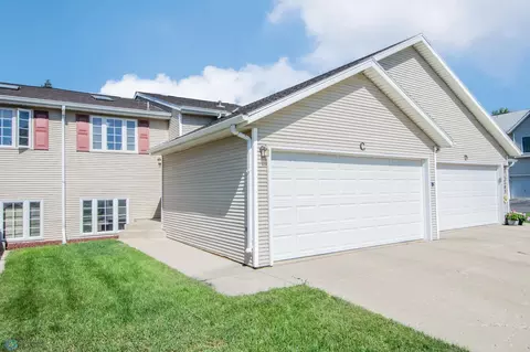 3705 10 St N # C, Fargo, ND 58102