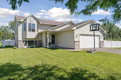 764 Mallard St NE, Hanover, MN 55341