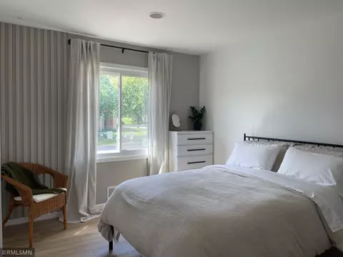 1689 Covington Ln, Eagan, MN 55122 photo 8