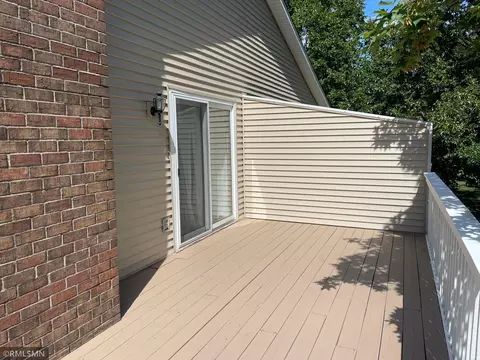 1689 Covington Ln, Eagan, MN 55122 photo 2