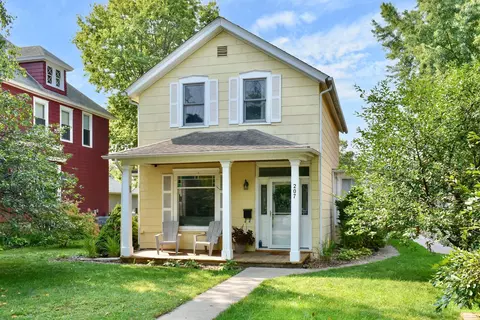 207 E Wabasha St, Winona, MN 55987