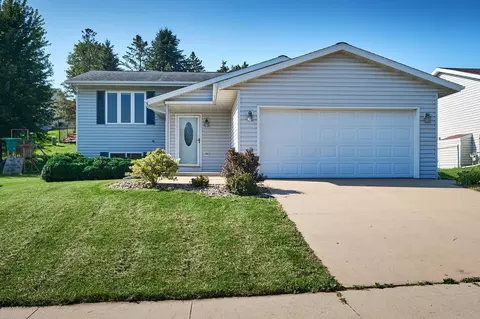 4714 Manor Brook Dr NW, Rochester, MN 55901