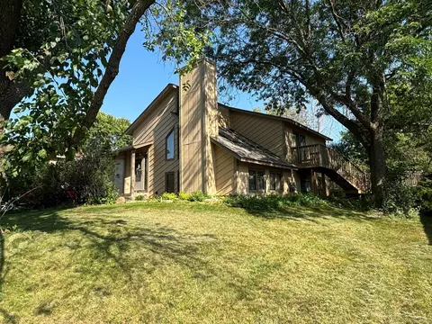 9557 Xylon Ave S, Bloomington, MN 55438