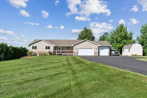 1418 136th Ave, New Richmond, WI 54017