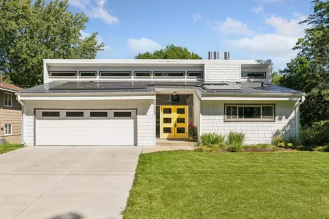 2124 17th St NW, New Brighton, MN 55112