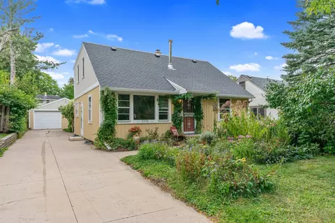 2228 6th St E, Saint Paul, MN 55119