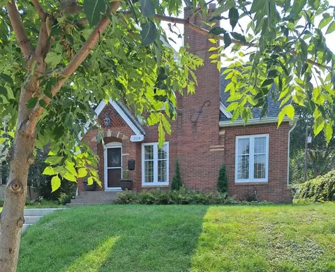 2116 Xerxes Ave N, Minneapolis, MN 55411