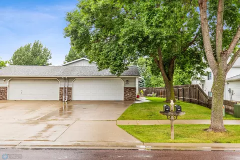 3401 17th St S, Fargo, ND 58104