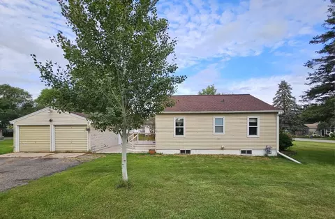 1221 Sunset Dr SW, Alexandria, MN 56308