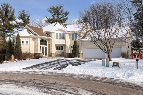 1622 Harbour Pt, Eagan, MN 55122