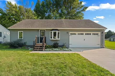 215 E South St, Janesville, MN 56048