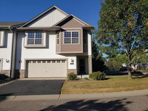 3104 Frontier Dr, Woodbury, MN 55129