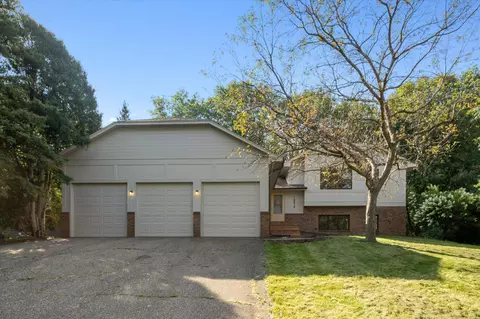 18979 Ellie Ln, Eden Prairie, MN 55346
