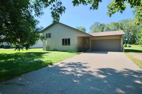 607 6th St NE, Little Falls, MN 56345