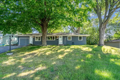 8469 Little Rd, Bloomington, MN 55437