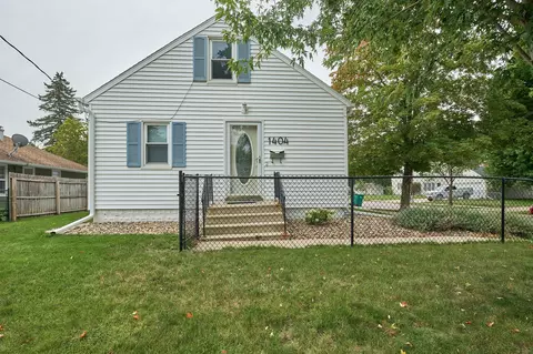 1404 4th St NE, Rochester, MN 55906