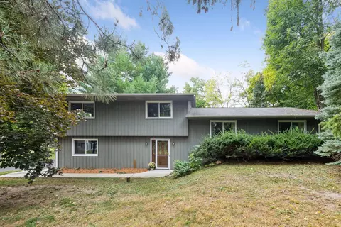 18065 Berry Ln, Deephaven, MN 55391