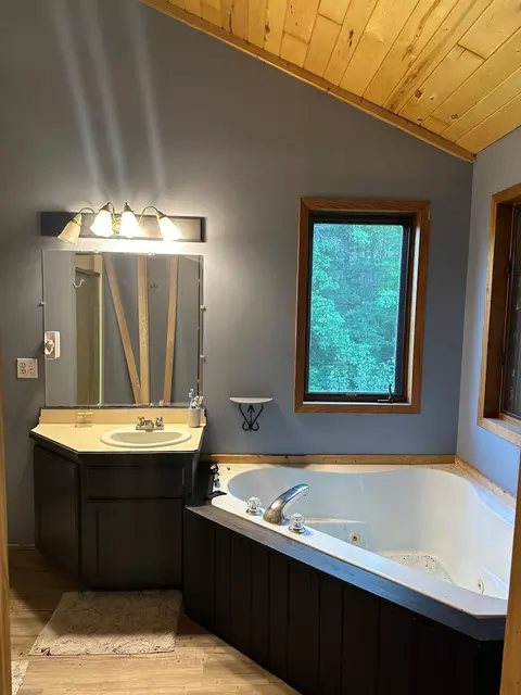 Bath - 47574 240th Ave, Mcgregor, MN 55760 photo 4 of 5