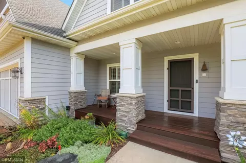 679 Pine Cone Trl, Eagan, MN 55123 photo 3
