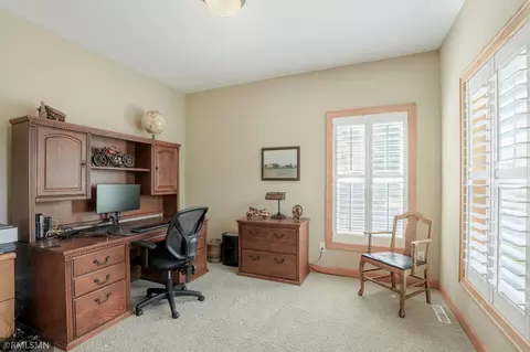 679 Pine Cone Trl, Eagan, MN 55123 photo 9
