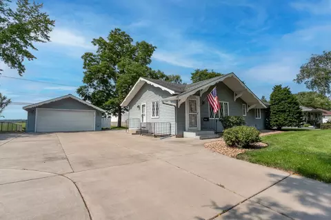 8834 Granada Ave S, Cottage Grove, MN 55016