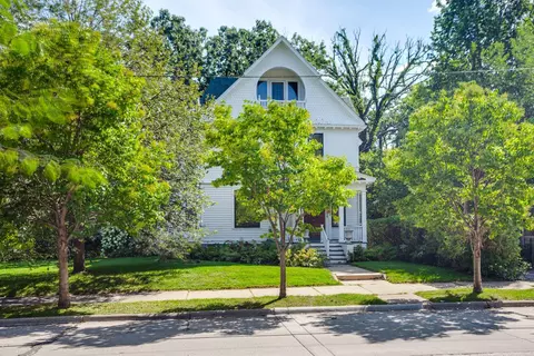 2305 W 21st St, Minneapolis, MN 55405