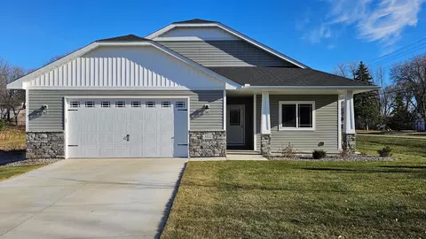 3102 Zuni Way NW, Anoka, MN 55303