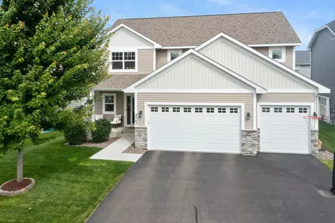 9063 Degler Ln, Chanhassen, MN 55317