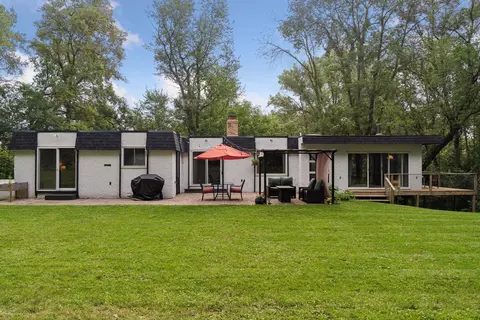 9715 27th Ave N, Plymouth, MN 55441