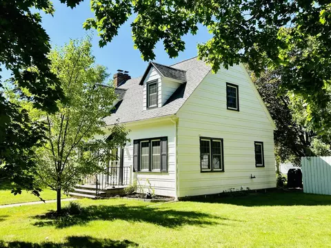 708 Maple St, Alexandria, MN 56308 photo 4